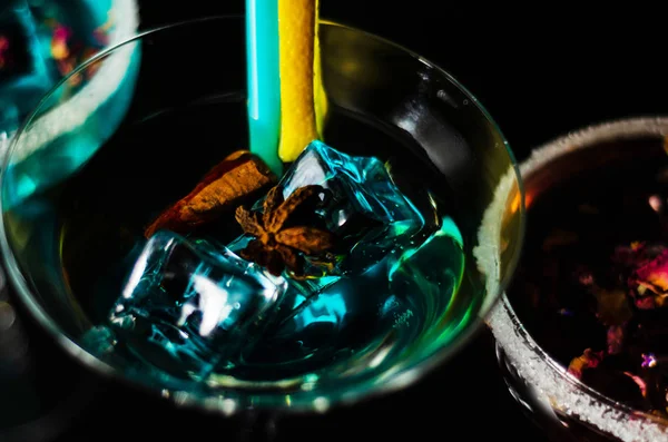 Boissons Savoureuses Colorées Base Divers Alcools Sirops Liqueurs Effet Unique — Photo