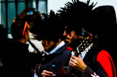 Nerja, İspanya - 10 Şubat 2018, karnaval sokaklarda