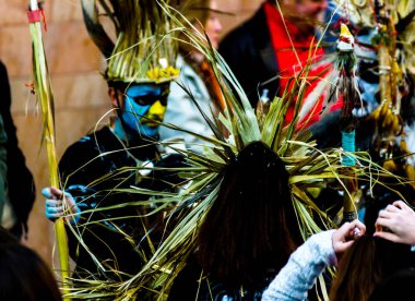 Nerja, İspanya - 10 Şubat 2018, karnaval sokaklarda