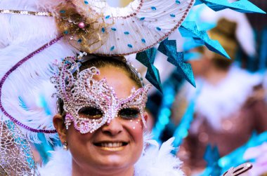 Nerja, İspanya - 10 Şubat 2018, karnaval sokaklarda