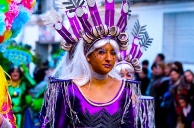 Nerja, İspanya - 10 Şubat 2018, karnaval sokaklarda