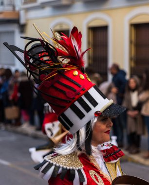 Nerja, İspanya - 10 Şubat 2018, karnaval sokaklarda