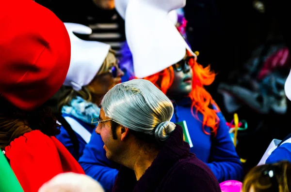 Nerja, İspanya - 10 Şubat 2018, karnaval sokaklarda