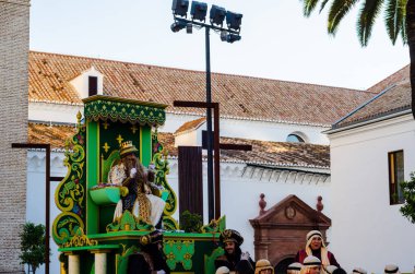 Velez Malaga, İspanya - 5 Ocak 2018 geçit Epiphany tatil vesilesiyle Malaga Eyaleti, tatil günü, alayı