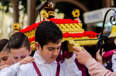 Kutsal hafta başlıyor çocuklar alay