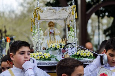 Kutsal hafta başlıyor çocuklar alay
