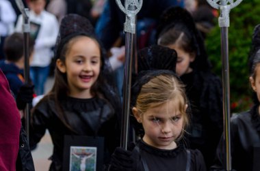 Kutsal hafta başlıyor çocuklar alay