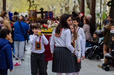 Kutsal hafta başlıyor çocuklar alay