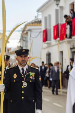 Velez Malaga, İspanya - 25 Mart 2018 insanlar geçit töreninde kutsal hafta İspanyol bir şehirde, Paskalya katılan