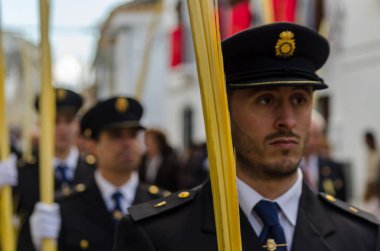 Velez Malaga, İspanya - 25 Mart 2018 insanlar geçit töreninde kutsal hafta İspanyol bir şehirde, Paskalya katılan