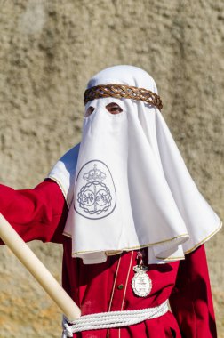 Velez Malaga, İspanya - 27 Mart 2018 insanlar geçit töreninde kutsal hafta İspanyol bir şehirde, Paskalya katılan