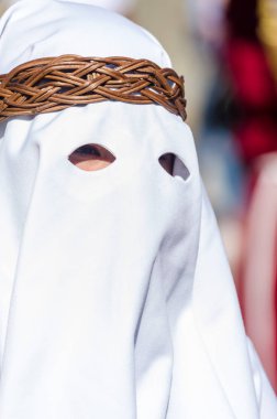 Velez Malaga, İspanya - 27 Mart 2018 insanlar geçit töreninde kutsal hafta İspanyol bir şehirde, Paskalya katılan