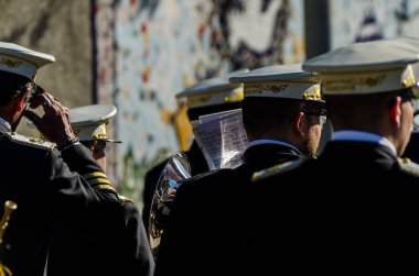 Velez Malaga, İspanya - 27 Mart 2018 insanlar geçit töreninde kutsal hafta İspanyol bir şehirde, Paskalya katılan