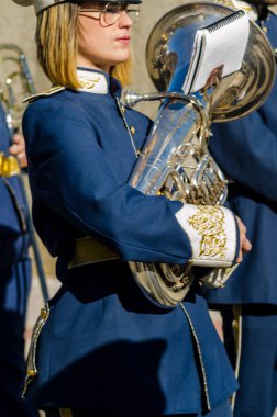 Velez Malaga, İspanya - 27 Mart 2018 insanlar geçit töreninde kutsal hafta İspanyol bir şehirde, Paskalya katılan