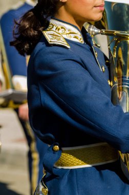 Velez Malaga, İspanya - 27 Mart 2018 insanlar geçit töreninde kutsal hafta İspanyol bir şehirde, Paskalya katılan