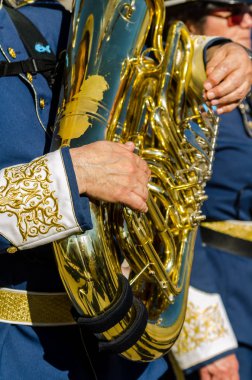 Velez Malaga, İspanya - 27 Mart 2018 insanlar geçit töreninde kutsal hafta İspanyol bir şehirde, Paskalya katılan