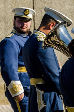 Velez Malaga, İspanya - 27 Mart 2018 insanlar geçit töreninde kutsal hafta İspanyol bir şehirde, Paskalya katılan