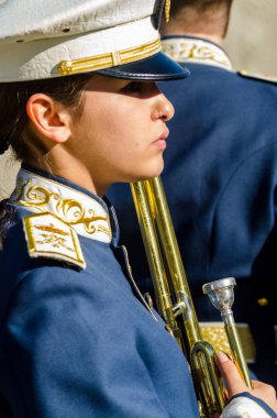 Velez Malaga, İspanya - 27 Mart 2018 insanlar geçit töreninde kutsal hafta İspanyol bir şehirde, Paskalya katılan