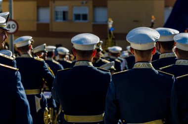 Velez Malaga, İspanya - 27 Mart 2018 insanlar geçit töreninde kutsal hafta İspanyol bir şehirde, Paskalya katılan