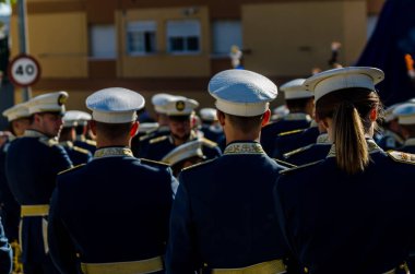 Velez Malaga, İspanya - 27 Mart 2018 insanlar geçit töreninde kutsal hafta İspanyol bir şehirde, Paskalya katılan