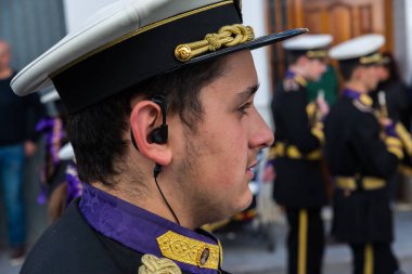 Velez Malaga, İspanya - 25 Mart 2018 insanlar geçit töreninde kutsal hafta İspanyol bir şehirde, Paskalya katılan