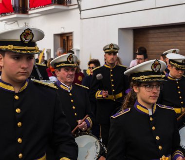 Velez Malaga, İspanya - 25 Mart 2018 insanlar geçit töreninde kutsal hafta İspanyol bir şehirde, Paskalya katılan