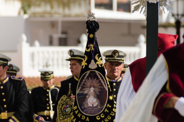 Velez Malaga, İspanya - 29 Mart 2018 insanlar geçit töreninde kutsal hafta İspanyol bir şehirde, Paskalya katılan