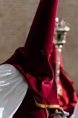 Velez Malaga, İspanya - 29 Mart 2018 insanlar geçit töreninde kutsal hafta İspanyol bir şehirde, Paskalya katılan