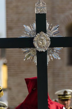 Velez Malaga, İspanya - 29 Mart 2018 insanlar geçit töreninde kutsal hafta İspanyol bir şehirde, Paskalya katılan