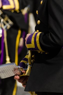 Velez Malaga, İspanya - 29 Mart 2018 insanlar geçit töreninde kutsal hafta İspanyol bir şehirde, Paskalya katılan