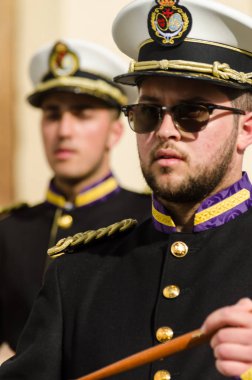 Velez Malaga, İspanya - 29 Mart 2018 insanlar geçit töreninde kutsal hafta İspanyol bir şehirde, Paskalya katılan