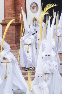 Velez Malaga, İspanya - 25 Mart 2018 insanlar geçit töreninde kutsal hafta İspanyol bir şehirde, Paskalya katılan