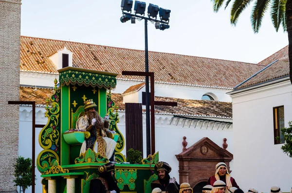 Velez Malaga, İspanya - 5 Ocak 2018 geçit Epiphany tatil vesilesiyle Malaga Eyaleti, tatil günü, alayı