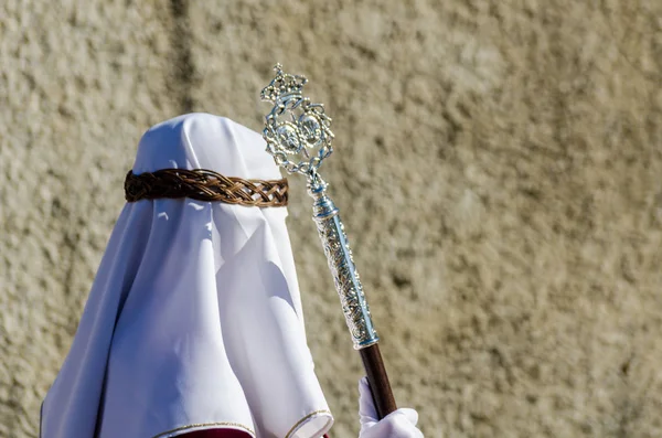 Velez Malaga, İspanya - 27 Mart 2018 insanlar geçit töreninde kutsal hafta İspanyol bir şehirde, Paskalya katılan