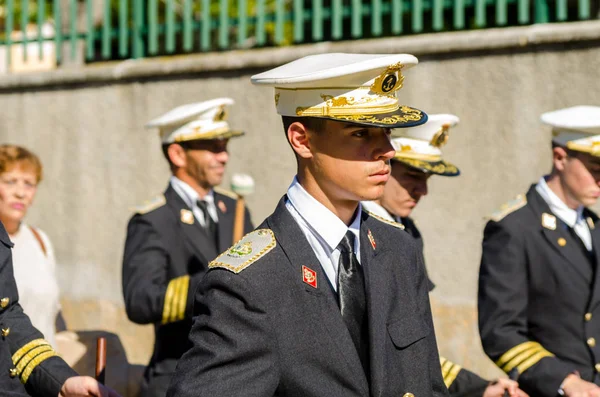 Velez Malaga, İspanya - 27 Mart 2018 insanlar geçit töreninde kutsal hafta İspanyol bir şehirde, Paskalya katılan