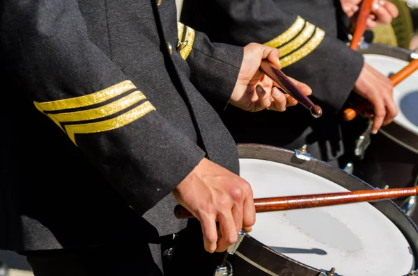 Velez Malaga, İspanya - 27 Mart 2018 insanlar geçit töreninde kutsal hafta İspanyol bir şehirde, Paskalya katılan