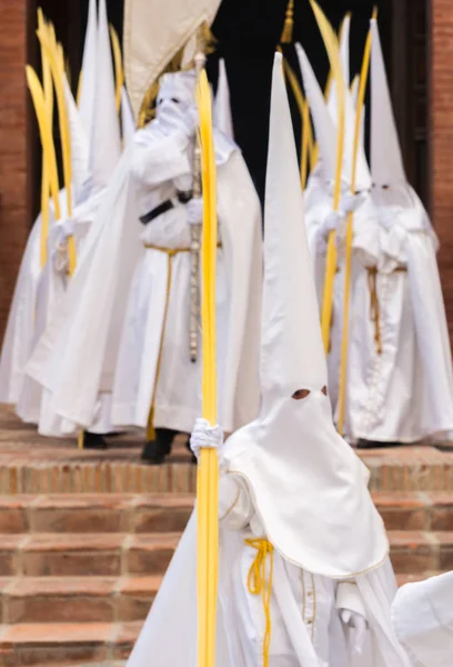 Velez Malaga, İspanya - 25 Mart 2018 insanlar geçit töreninde kutsal hafta İspanyol bir şehirde, Paskalya katılan