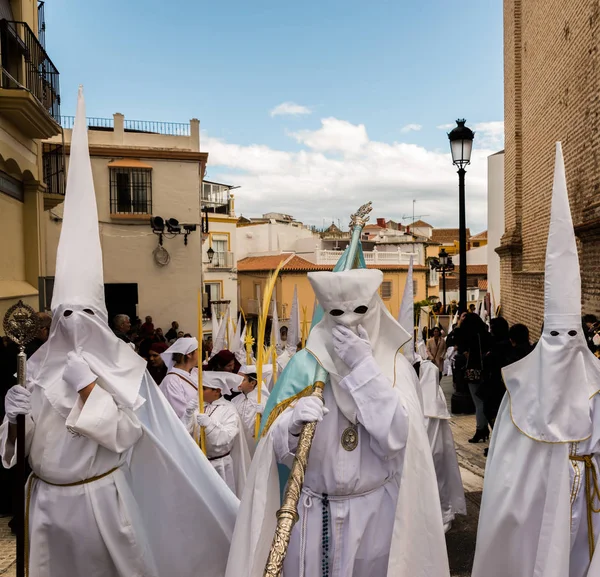 ベレス マラガ スペイン 2018 日のスペインの街 イースターの聖週間の行列に参加している人します — ストック写真