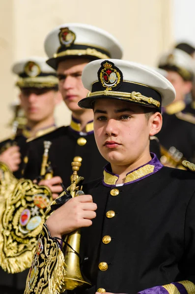 Velez Malaga, İspanya - 29 Mart 2018 insanlar geçit töreninde kutsal hafta İspanyol bir şehirde, Paskalya katılan