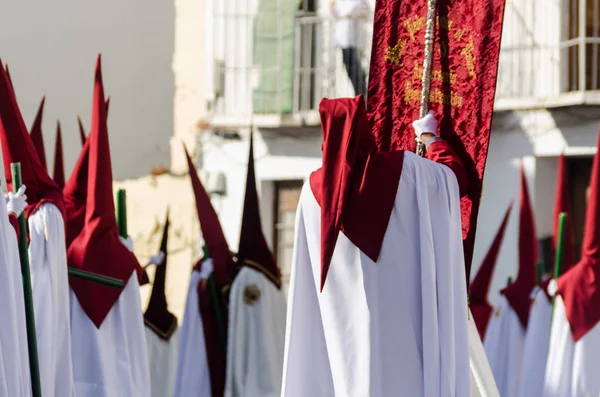 Velez Malaga, İspanya - 29 Mart 2018 insanlar geçit töreninde kutsal hafta İspanyol bir şehirde, Paskalya katılan