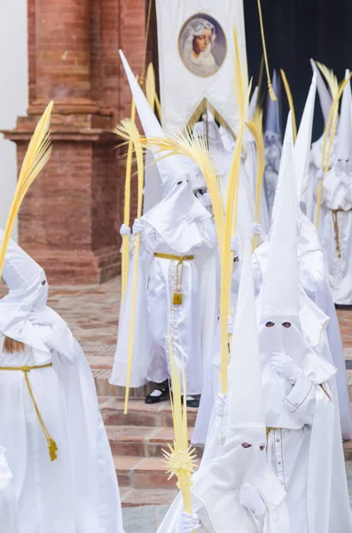Velez Malaga, İspanya - 25 Mart 2018 insanlar geçit töreninde kutsal hafta İspanyol bir şehirde, Paskalya katılan