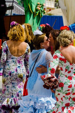 Torre Del Mar, İspanya - 29 Nisan 2018 insanlar kutlamaları nedeniyle İspanya Kutsal şekilde aktarma Katolik törenine katılan