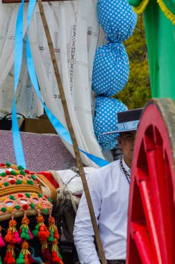 Torre Del Mar, İspanya - 29 Nisan 2018 insanlar kutlamaları nedeniyle İspanya Kutsal şekilde aktarma Katolik törenine katılan