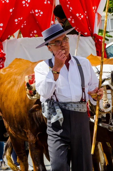 Torre Del Mar, İspanya - 29 Nisan 2018 insanlar kutlamaları nedeniyle İspanya Kutsal şekilde aktarma Katolik törenine katılan