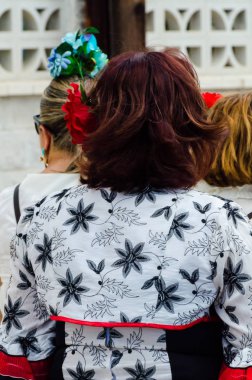 Torre Del Mar, İspanya - 29 Nisan 2018 insanlar kutlamaları nedeniyle İspanya Kutsal şekilde aktarma Katolik törenine katılan