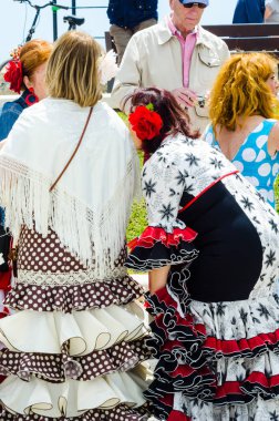 Torre Del Mar, İspanya - 29 Nisan 2018 insanlar kutlamaları nedeniyle İspanya Kutsal şekilde aktarma Katolik törenine katılan