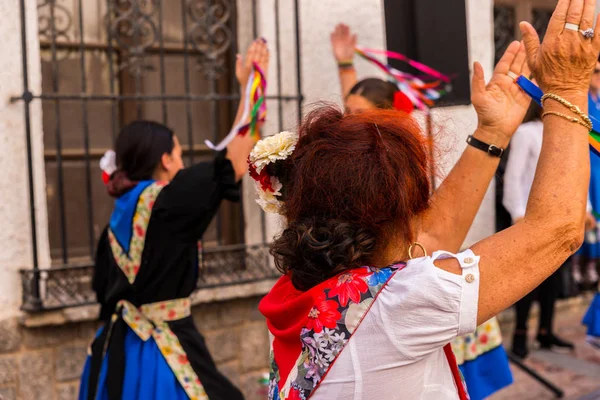 Nerja Spagna Maggio 2018 Spettacolo Danza Popolare Gruppo Persone Strada — Foto Stock