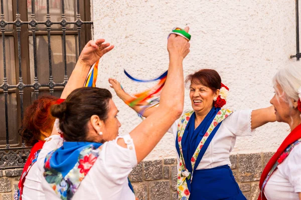 Nerja Spagna Maggio 2018 Spettacolo Danza Popolare Gruppo Persone Strada — Foto Stock