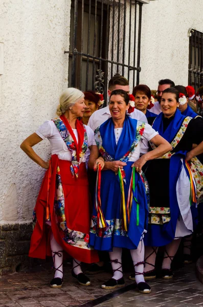 Nerja Spanya Mayıs 2018 Insanlar Geleneksel Halk Dansları Sokak Tipik — Stok fotoğraf