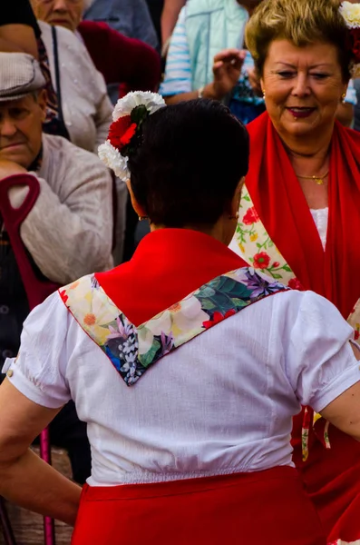 Nerja Spagna Maggio 2018 Persone Che Partecipano Una Danza Popolare — Foto Stock